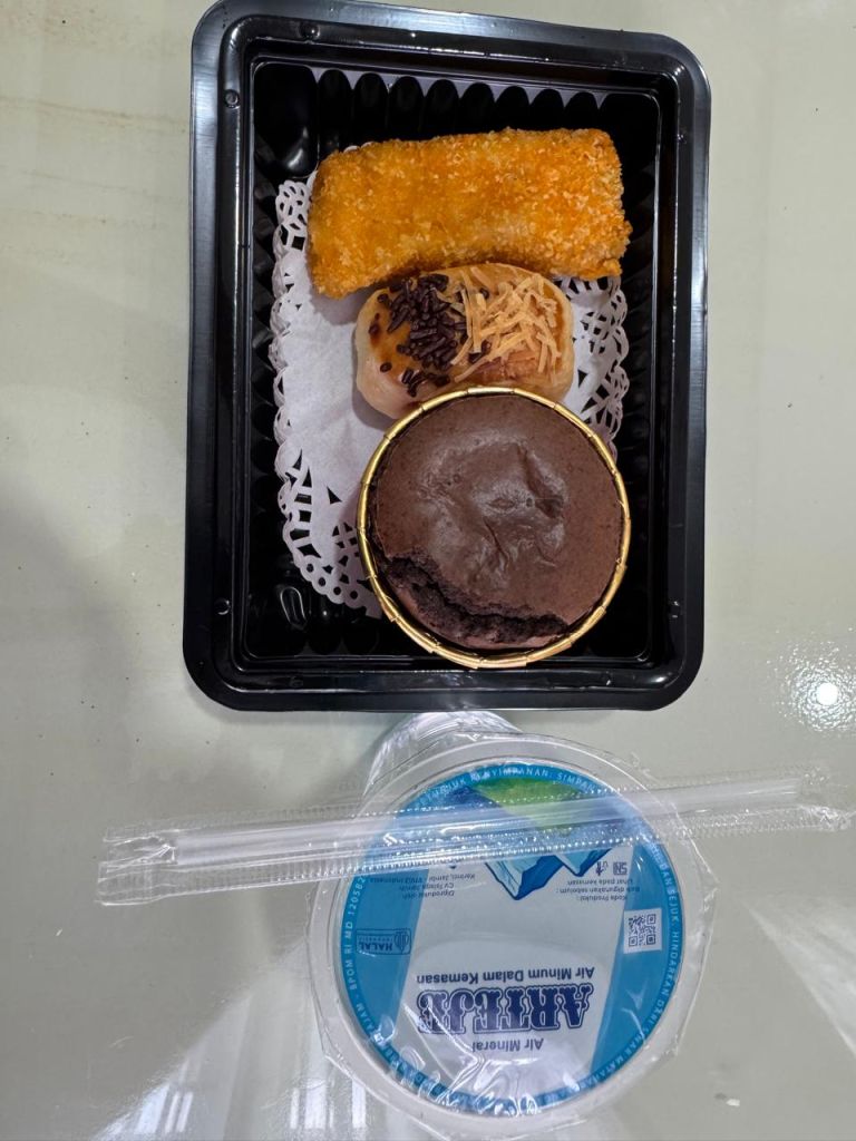 KUE KOTAK WULAN BAKERY