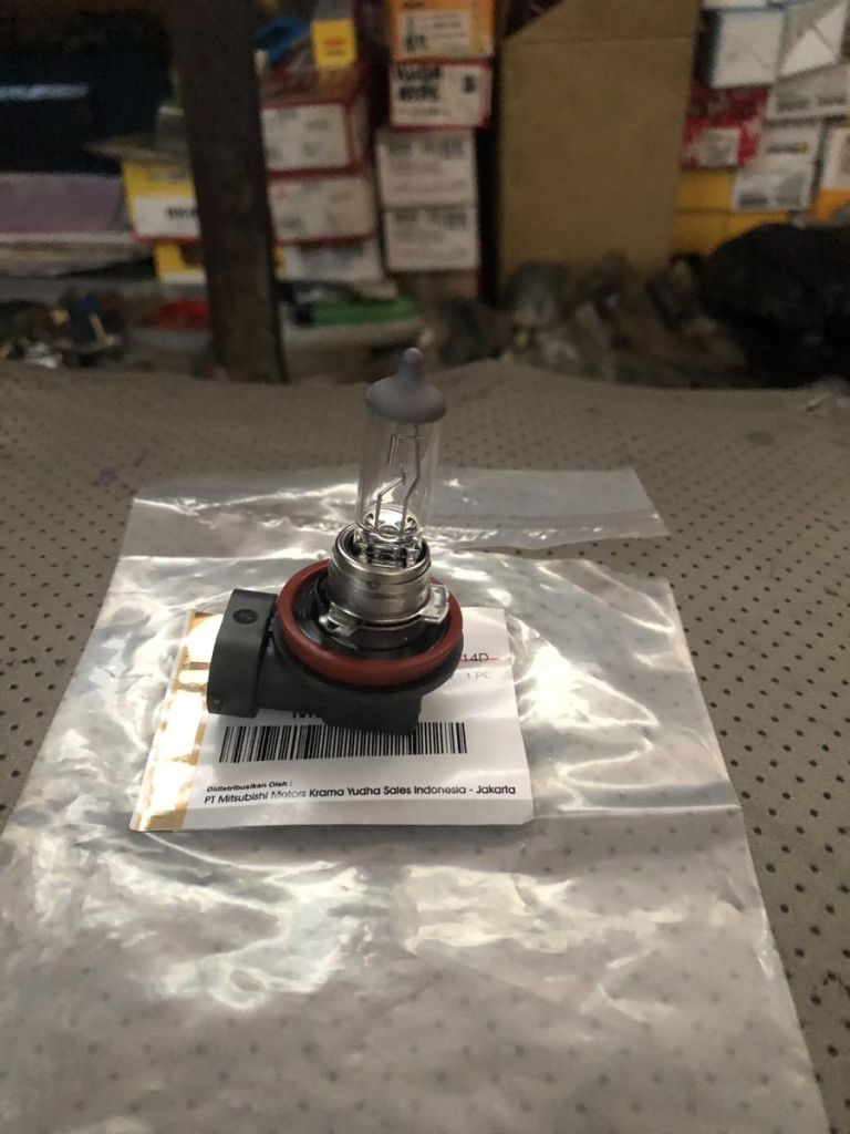 Bola Lampu Besar Mitsubishi Pajero