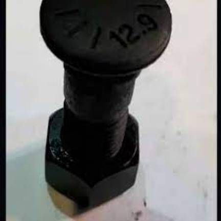 bolt Komatsu