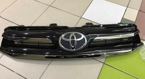 Grille Radiator Toyota Innova