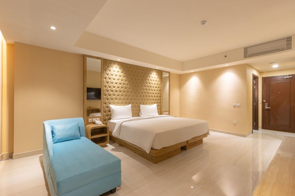 JUNIOR SUITE ROOM