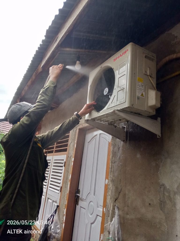 jasa cuci AC 0.5pk s/d 1pk AC Split